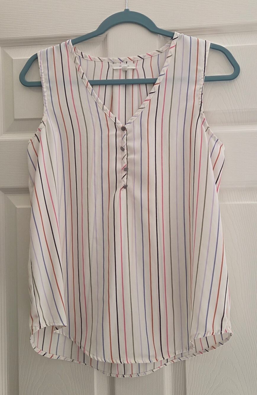 Maurices Sleeveless V-Neck Blouse Women's Size Small